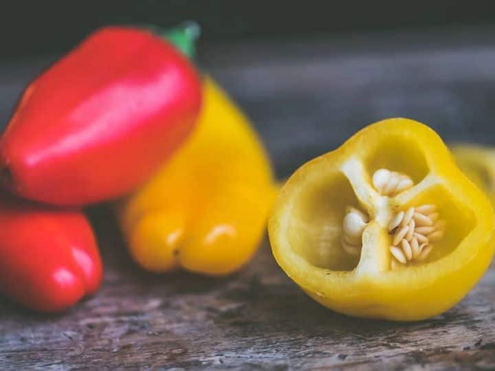 Bell Peppers Health Benefits Know Four Advantages Of Eating Bell Peppers शिमला मिर्च से न करें नफरत, इसको खाने के भी हैं कई फायदे, कैंसर तक से लड़ने में है मददगार