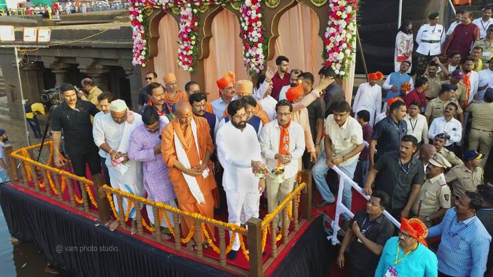 यावेळी त्यांनी या लोकोत्सवात मोठ्या संख्येने लोकांनी सहभागी व्हावे, असे आवाहन केले.