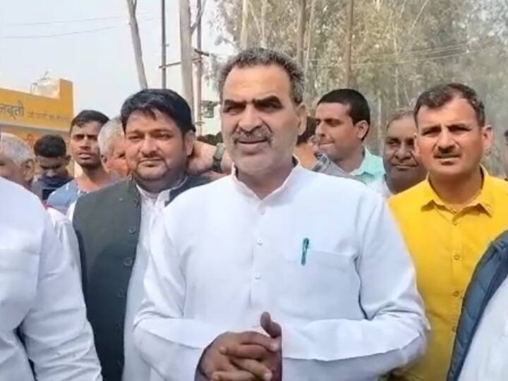 Muzaffarnagar Minister Sanjeev Balyan inspected NH 170 crores rupees work being done ANN Muzaffarnagar News: अचानक हाईवे का निरीक्षण करने पहुंचे मंत्री संजीव बालियान, 170 करोड़ की लागत से हो रहा काम