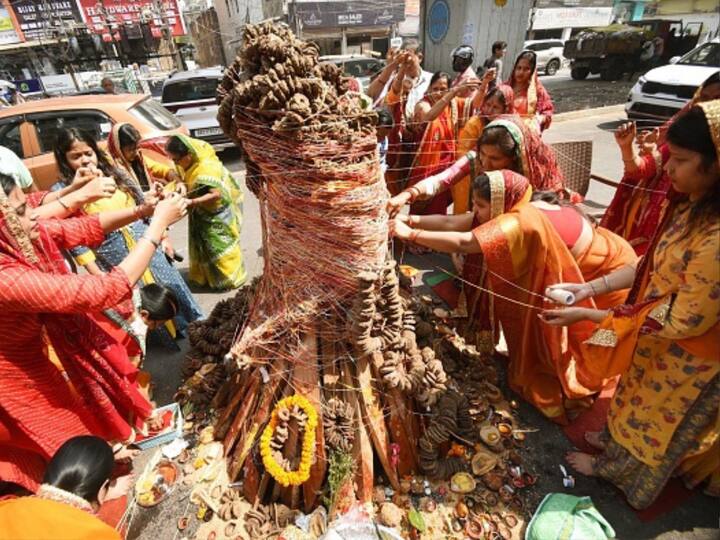 Holi 2023 Holika Dahan Shubh Muhurat Holika Dahan Bhadra Time Check Rang Wali Holi Date Holi 2023: Date, Time, Holika Dahan Shubh Muhurat And All That You Need To Know