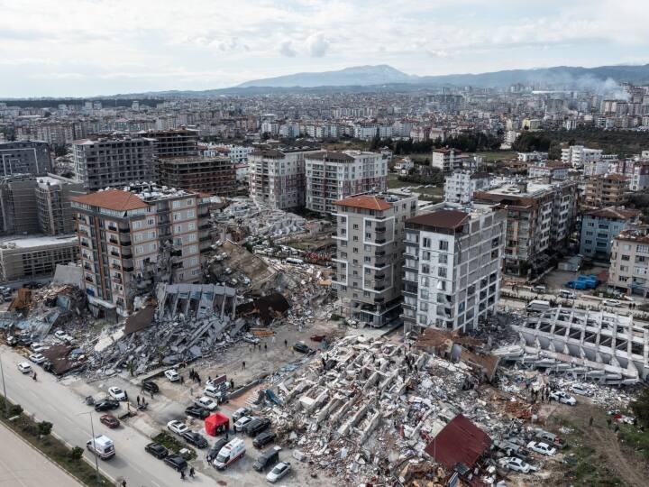 Earthquake Strikes Near Turkey Syria Border Turkiye Earthquake: तुर्किए में फिर आया भूकंप, 6.4 मापी गई तीव्रता, कई इमारतें गिरीं