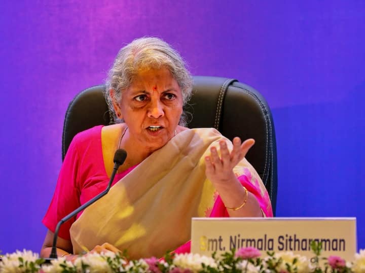 FM Nirmala Sitharaman refused to give money kept aside NPS to state governments for Old Pension Scheme  Old Pension Scheme: पुरानी पेंशन स्कीम वाले राज्यों को वित्त मंत्री सीतारामन का झटका, इस फंड की रकम देने से किया इंकार