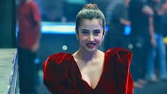 জন্মদিনে বিশেষ আয়োজন, ব্যাঙ্ককের সমুদ্রতীরে নজর কাড়ছেন মনামী