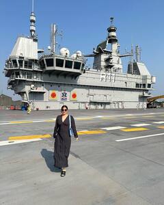 Kundali Bhagya की 'प्रीता' ने फख्र के साथ ‘INS विक्रांत’ के सामने दिया पोज, सलाम करते हुए तस्वीरें आईं सामने