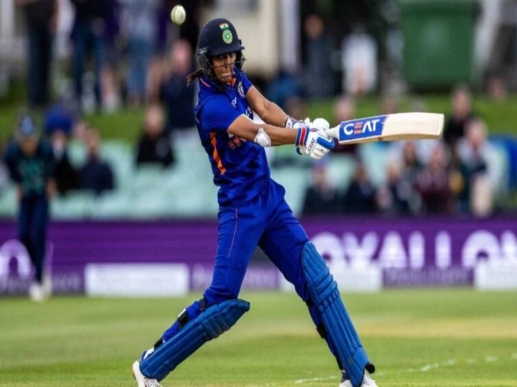 Indian Women's team captain Harmanpreet Kaur on major world records in T20Is vs Ireland Women’s T20 WC: முக்கிய உலக சாதனையை எட்டவிருக்கும் கவுர்.. உலகின் முதல் வீராங்கனை என்ற பெருமை.. அப்படி என்ன?