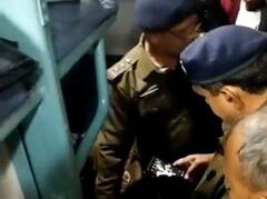 दिल्ली से झांसी जा रही गरीबरथ ट्रेन में बम होने की सूचना, तलाशी के लिए मुरैना से पहुंची टीम