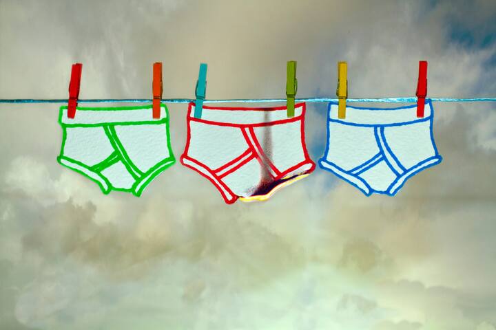 Lots Of People Do Not Change Underwear Every day Know How Safe It Is जानिए कब शरीर को नुकसान पहुंचाने लगता है अंडरवियर, जरूर जान लें ये सीक्रेट बात