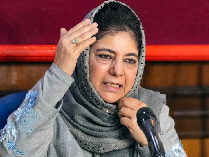 Mehbooba Mufti Statement BJP mention Mughals more than Muslims do like they are their offspring Mehbooba Mufti: 'यह लोग मुगलों का इतना नाम लेते हैं, जैसे उन्हीं की..,' BJP को लेकर महबूबा मुफ्ती का अमर्यादित बयान