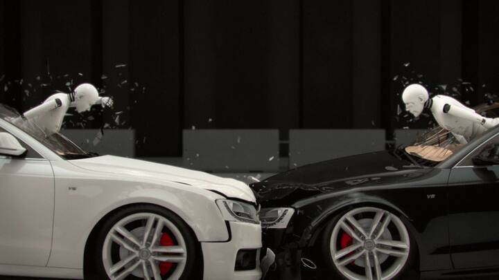 जब कोई कार दुर्घटनाग्रस्त होती है तो अंदर बैठे यात्री को कितनी चोट लगेगी, यह इस बात पर भी निर्भर करता है कि उसने सीट बेल्ट पहनी थी या नहीं. अगर कार में बैठे इंसान ने सीट बेल्ट पहनी होती है तो दुर्घटना में उसके बचने की संभावना थोड़ी बढ़ जाती है.