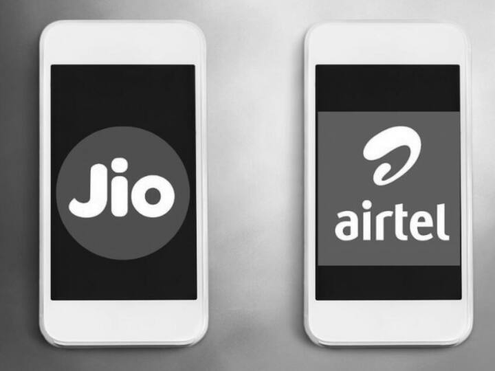 पिछले साल भारतीय एयरटेल और रिलायंस जियो ने देश के कुछ प्रमुख शहरों से 5G नेटवर्क की शुरुआत की थी. फिलहाल जियो की 5G सर्विस 200 से ज्यादा शहरों में उपलब्ध है और एयरटेल भी 50 से ज्यादा शहरों तक अपना 5G नेटवर्क पहुंचा चुका है. ऐसे में आज हम आपको दोनों ही ऑपरेटर के उन  प्रीपेड प्लान्स के बारे में बताने वाले हैं जिनमें आपको हर दिन 2GB 5gb डाटा का लाभ मिलता है.