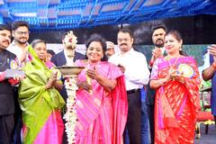 Governor Tamilisai Soundararajan Falls Down: తమిళనాడులో ఓ కార్యక్రమంలో కిందపడ్డ గవర్నర్ | ABP Desam