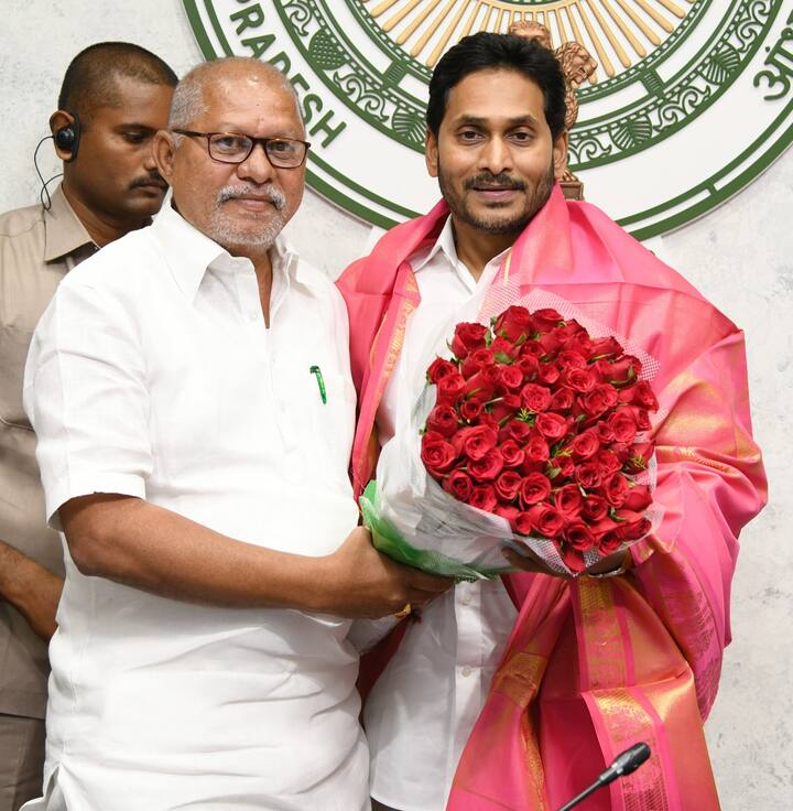 సీఎం జగన్ ను కలిసిన ఎమ్మెల్సీ అభ్యర్థి మధుసుధన్