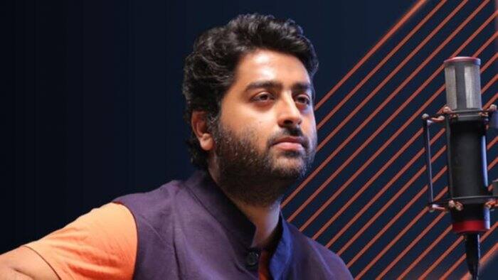 Singer Arijit Singh talks about gerua row for first time said why so much controversy over saffron colour Arijit Singh : अरिजित सिंहने 'गेरुआ' वादावर सोडलं मौन; म्हणाला, 