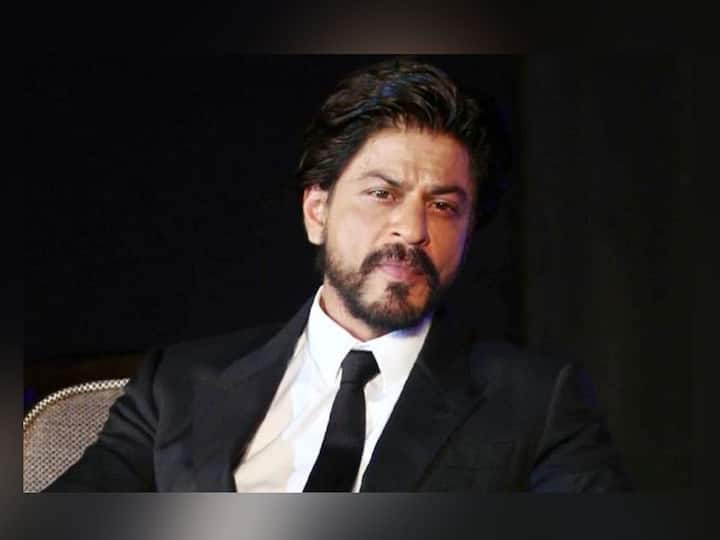 shah rukh khan gave funny answer to fan question on twitter asksrk Shah Rukh Khan: 'कोणती भूमिका साकारायला आवडेल?', 'आवडता सीन कोणता?' चाहत्यांचे प्रश्न; उत्तर देत शाहरुख म्हणाला...