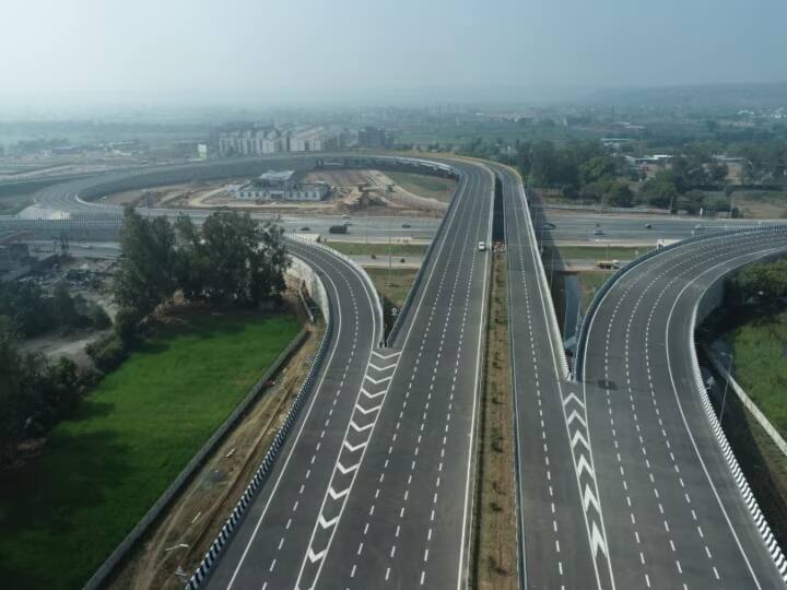 Know the traffic and speed rules on delhi mumbai expressway two wheeler and three wheeler not allowed on delhi mumbai Delhi-Mumbai Expressway: दिल्ली-मुंबई एक्सप्रेसवे पर जाने का बन रहा है, प्लान तो ये खबर पढ़ लीजिये, 'कहीं वापस न लौटना पड़ जाये'