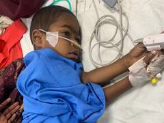 छत्तीसगढ़: मासूम के गले में फंसी खुली हुई सेफ्टी पिन, परिजनों के उड़ गए होश, जानें फिर डॉक्टरों ने क्या किया?