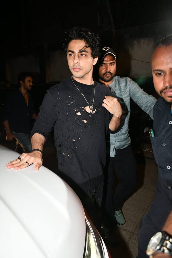 बहन समीक्षा के बर्थडे में ऑफ शोल्डर ड्रेस पहन Bhumi Pednekar लगीं पटोला, इन स्टार किड्स ने भी लूटी महफिल