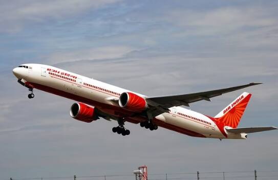 air-india-new-york-delhi-flight-diverted-to-london-due-to-medical-emergency Air India Flight: ਏਅਰ ਇੰਡੀਆ ਦੀ ਨਿਊਯਾਰਕ-ਦਿੱਲੀ ਫਲਾਈਟ ਨੂੰ ਲੰਡਨ ਵੱਲ ਕੀਤਾ ਗਿਆ ਡਾਇਵਰਟ, ਮੈਡੀਕਲ ਐਮਰਜੈਂਸੀ ਤੋਂ ਬਾਅਦ ਫੈਸਲਾ