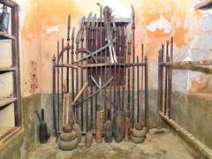 Sivagangai: சுறா முள்ளில் வாள், தமிழரின் வளரி, கொம்பு போன்ற ஈட்டி - அரண்மனை சிறுவயல் ஆச்சரியம்