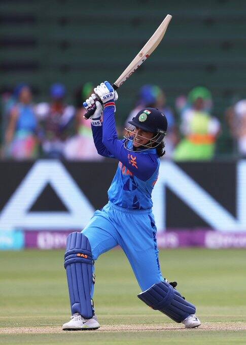 टी20 वर्ल्ड कपमध्ये आयरलँडचा पराभव करत उपांत्य फेरीत प्रवेश केला आहे. विश्वचषकात उपांत्य फेरीत पोहचणारा भाराताचा तिसरा संघ होय.