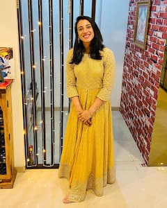 Photos: मैदान पर अपने खेल से और ऑफ द फील्ड अपनी खूबसूरती से ये क्रिकेटर्स फैंस को करती हैं मोहित! तस्वीरें देख थाम लेंगे दिल