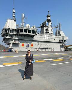 Kundali Bhagya की 'प्रीता' ने फख्र के साथ ‘INS विक्रांत’ के सामने दिया पोज, सलाम करते हुए तस्वीरें आईं सामने