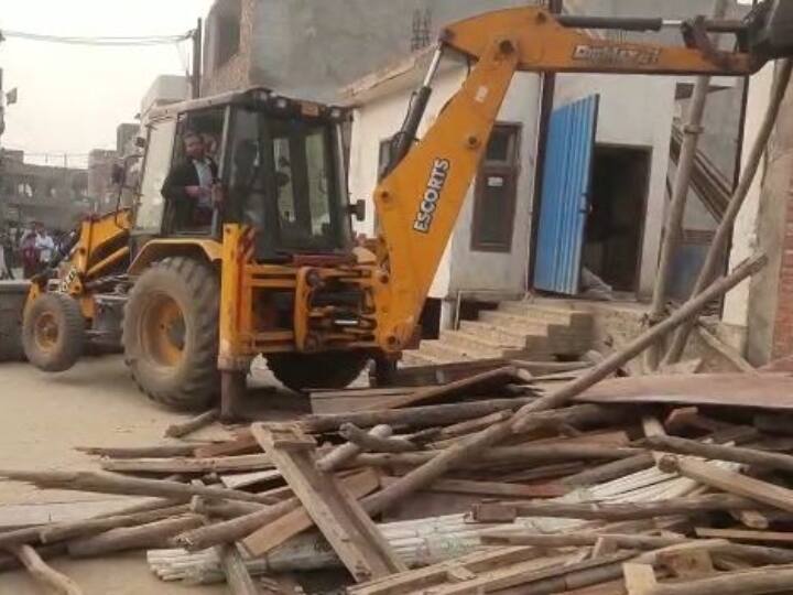 Ghaziabad Linter Fell: लोनी में दर्दनाक हादसा, 2 मजदूरों की मौत, मची अफरातफरी, राहत कार्य जारी Ghaziabad 2 labour death 8 injured as under construction building collapses in Loni UP ann Ghaziabad Linter Fell: लोनी में दर्दनाक हादसा, 2 मजदूरों की मौत, मची अफरातफरी, राहत कार्य जारी