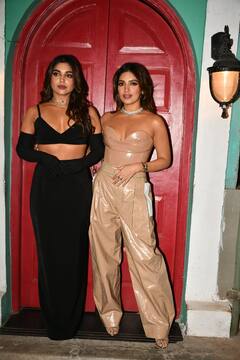 IN PICS: ভূমি পেডনেকরের বোনের জন্মদিনে চাঁদের হাট