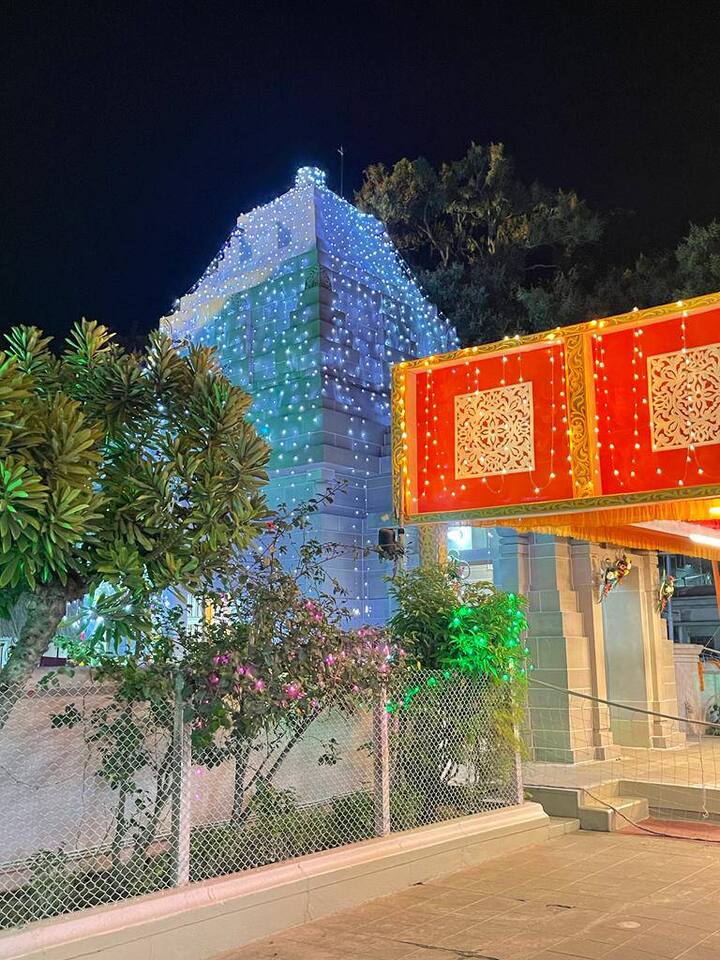 এরপর মঙ্গলারতি, বেদপাঠ, স্তবগান। সকাল ৭.৩০ নাগাদ শোভাযাত্রা সহ কামারপুকুর তীর্থ পরিক্রমাও রয়েছে। ছবি সৌজন্যে-  কামারপুকুরের ফেসবুক পেজ