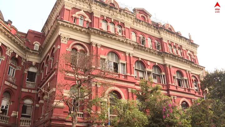 রাজ্য সরকার ৩ শতাংশ DA বৃদ্ধির পরও, আন্দোলন-অনশনে অনড় ছিলেন সংগ্রামী যৌথ মঞ্চের প্রতিনিধিরা।এরই মধ্যে সেই আগুনে কার্যত ঘি ঢেলেছে, রাজ্য সরকারের সার্কুলার!
