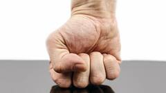 Lifestyle:কব্জির যন্ত্রণায় কী করবেন?