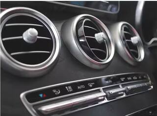 ਜੇ ਕਾਰ ਦਾ AC ਬੰਦ ਕਰਕੇ ਤੇ ਖਿੜਕੀਆਂ ਖੋਲ੍ਹ ਕੇ ਗੱਡੀ ਚਲਾਉਂਦੇ ਹੋ ਤਾਂ ਕੀ ਘੱਟ ਪੈਟਰੋਲ ਬਲਦਾ? ਜਾਣੋ ਸਹੀ ਜਵਾਬ