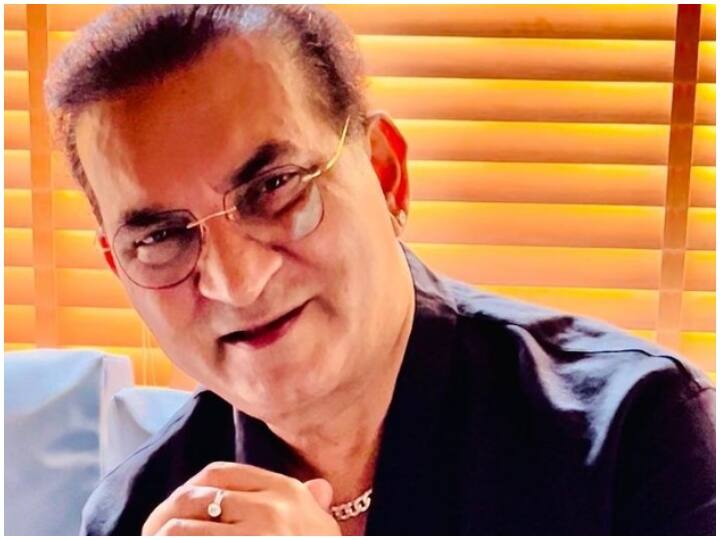 Abhijeet Bhattacharya is happy with the response to the new version of Main Khiladi'from Akshay Kumar film Selfiee 'मैं खिलाड़ी' के नए वर्जन को मिल रहे रिस्पॉन्स से फूले नहीं समा रहे Abhijeet Bhattacharya, बोले- ओरिजनल सॉन्ग की याद दिला दी