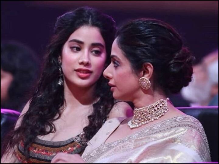 मां Sridevi को याद कर भावुक हुईं Janhvi Kapoor, फोटो शेयर कर लिखा- 'जहां भी जाती हूं बस तुम्हें ही ढूंढती हूं...'