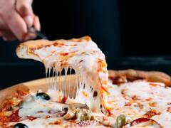 Cheese: पिज्जा-बर्गर का चीज है बीमारियों का घर, जानिए इनसे दूरी बनाना क्यों जरूरी?