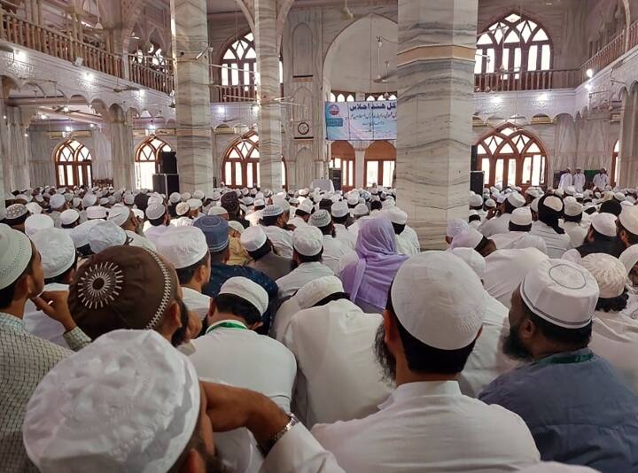 Darul Uloom Deoband issued notice to students not to shave their beards Deoband: दारुल उलूम देवबंद का फरमान- 'जो भी दाढ़ी कटवाएगा, उसे निष्कासित कर दिया जाएगा'