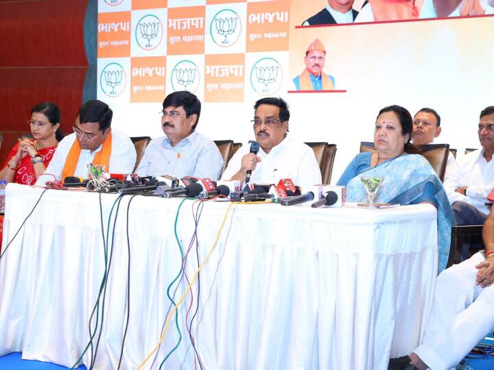 Gujarat BJP has dissolved organization of Vadodara and Kheda Both district heads have resigned Gujarat Politics: गुजरात में बीजेपी ने किन दो जिलों का संगठन किया भंग? जानिए क्या है वजह