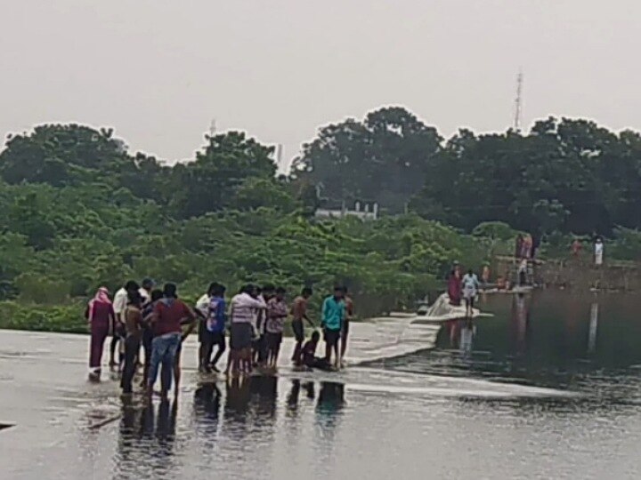 கரூர் பெரிய ஆண்டாங் கோவில் தடுப்பணைக்கு நீர்வரத்து  குறைவு