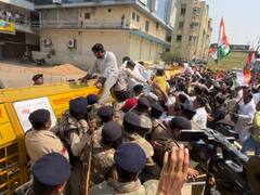 रायपुर में कांग्रेस ने जमकर किया हंगामा, ED कार्यालय के बाहर सुरक्षा बलों की तैनाती