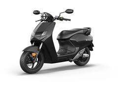 इस स्कूटर की कीमत और फीचर्स देखकर, 'खरीदने के लिए दौड़ पड़ेंगे आप'