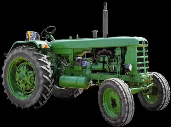 ਖੇਤ ਨੂੰ ਵਾਹੁਣ ਤੋਂ ਲੈ ਕੇ ਉਪਜ ਚੁੱਕਣ ਤੱਕ ਦਾ ਕੰਮ ਟਰੈਕਟਰ ਦੀ ਮਦਦ ਨਾਲ ਕੀਤਾ ਜਾਂਦਾ ਹੈ। ਟਰੈਕਟਰ ਦੇ ਆਉਣ ਤੋਂ ਬਾਅਦ ਖੇਤੀ ਦਾ ਕੰਮ ਥੋੜ੍ਹਾ ਆਸਾਨ ਹੋ ਗਿਆ ਹੈ। ਪਰ ਕੀ ਤੁਸੀਂ ਕਦੇ ਇਸਦੀ ਬਣਤਰ ਵੱਲ ਧਿਆਨ ਦਿੱਤਾ ਹੈ? ਇਸ ਦੀ ਬਣਤਰ ਬਾਕੀ ਸਾਰੇ ਵਾਹਨਾਂ ਤੋਂ ਕਾਫੀ ਵੱਖਰੀ ਹੈ। ਕੀ ਤੁਸੀਂ ਕਦੇ ਸੋਚਿਆ ਹੈ ਕਿ ਇਸਦੇ ਅਗਲੇ ਟਾਇਰ ਛੋਟੇ ਕਿਉਂ ਹਨ ਅਤੇ ਪਿਛਲੇ ਟਾਇਰ ਇੰਨੇ ਵੱਡੇ ਕਿਉਂ  ਹਨ?