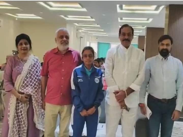 BRS State General Seceretary Bandi Ramesh Appreciate Sports Woman Bhavani Kedia Bandi Ramesh: ఇండోర్ డెఫ్ టెన్నిస్ లో తెలంగాణ అమ్మాయికి బంగారు పతకం, ఘనంగా సన్మానం