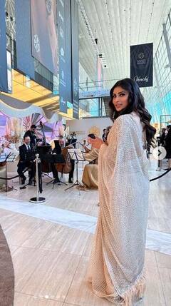 Mouni Roy: ਮੌਨੀ ਰਾਏ ਨੇ ਗੋਲਡਨ ਸਾੜ੍ਹੀ ਪਾ ਕੇ ਦਿਖਾਇਆ ਆਪਣਾ ਕਿਲਰ ਫਿਗਰ, ਤਸਵੀਰਾਂ ਦੇਖ ਕੇ ਪ੍ਰਸ਼ੰਸਕ ਹੋਏ ਦੀਵਾਨੇ