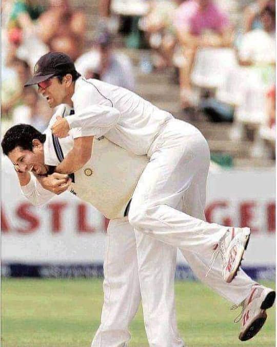 पूर्व भारतीय दिग्गज खिलाड़ी सचिन तेंदुलकर और राहुल द्रविड़ दोनों के नाम पर एक बड़ा ही खास रिकॉर्ड दर्ज है. दोनों ही खिलाड़ी अपने टेस्ट करियर में सिर्फ एक बार ही  स्टंपिंग के ज़रिए आउट हुए हैं. (फोटो सोर्स- इंस्टाग्राम)