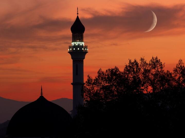 Shab e Barat will be celebrated across the country on March 7 Shaban moon sighted Say Maulana Khalid Rasheed Firangi Mahali and Maulana Saif Abbas Shab e-Barat Date: कब है शब-ए-बारात का त्योहार? मौलाना खालिद रशीद फिरंगी महली ने बताया