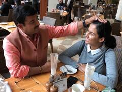 जानिए बेटी को गाता देख कैसा था मनोज तिवारी का रिएक्शन, लॉकडाउन में बेटी ने दिया था पिता को ये खास तोहफा