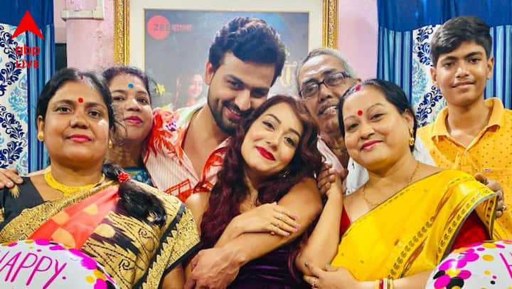 Promita Chakraborty News:  'আমি চিরকালই পরিবার ভালবাসি। তাই বিশেষ এই দিনগুলো পরিবারকে নিয়ে কাটানো আমার কাছে ভীষণ গুরুত্বপূর্ণ।'