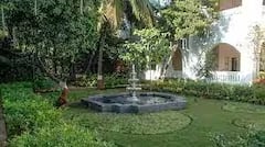 Dhirubhai Ambani House in Gujarat: गुजरात के इस घर में धीरुभाई अंबानी ने बिताया बचपन, देखें अंदर से कैसा है उनका 100 साल पुराना पुश्तैनी मकान