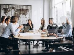 हफ्ते में 4 दिन काम बाकी दिन छुट्टी, इन कंपनियों ने तो लागू भी कर दिया नियम