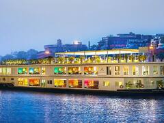 River Cruise: गुवाहाटी पहुंचा दुनिया का सबसे लंबा रिवर क्रूज, लग्जरी होटल से कम नहीं 'गंगा विलास', देखें तस्वीरें